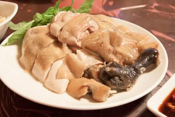 上山走走，海芋園旁的冠宸食館