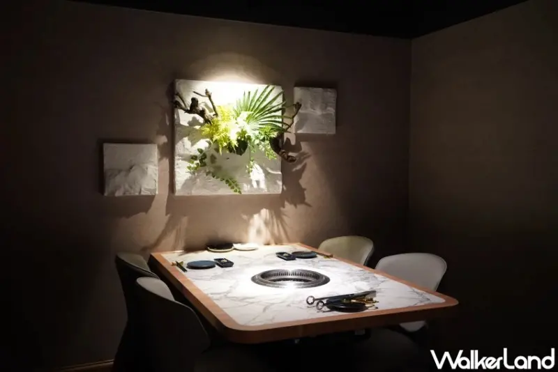 台中頂級燒肉加1！八和和牛燒肉專門店台中店 攜手冠軍侍酒師打造餐酒體驗，燒肉界的勞斯萊斯。