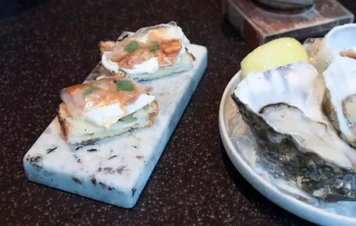 TK Seafood & Steak - 藏身東區捐血車旁烏漆抹黑大樓內的海鮮牛排館 