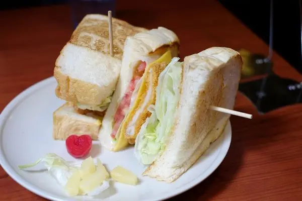 高雄苓雅 熊巴土司 - 手工自製份量十足的BRUNCH 