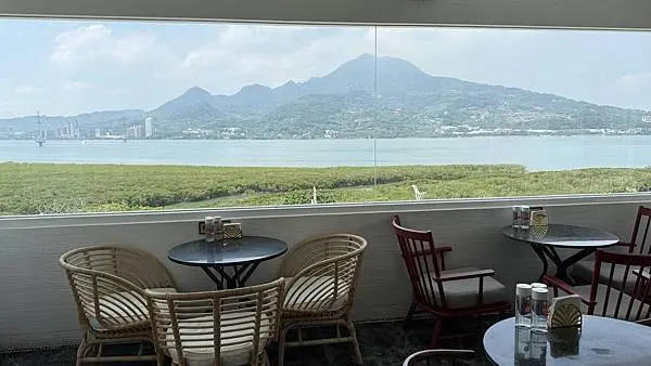 淡水秘境景觀咖啡廳【Sun House 124°】淡水河景觀第一排/隱身在紅樹林老宅咖啡廳/同時欣賞山河之美/環景124度景觀咖啡/免費請你喝咖啡/淡水網美咖啡廳
