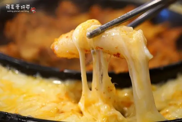 高雄左營‧排隊韓食名店~「OMAYA春川炒雞」（高雄博愛店）有趣的棉花糖泡泡飲（口碑券041）