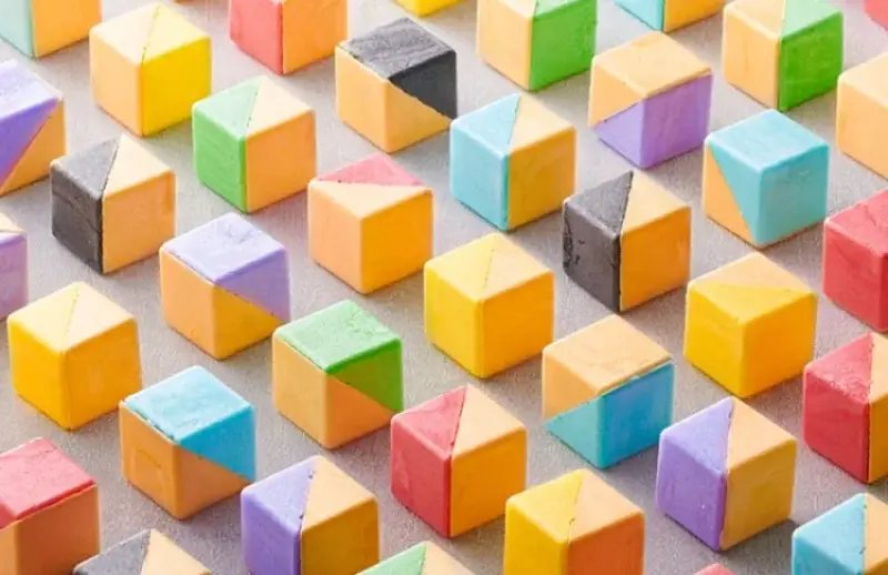 東京自由之丘老店龜屋萬年堂推新品，和風夾心巧克力「東京最中」期間限定，日式甜點新滋味。