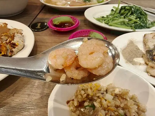 台北延三夜市正宗台式經典美食小吃推薦-東時鮮蚵-香氣爆棚用料