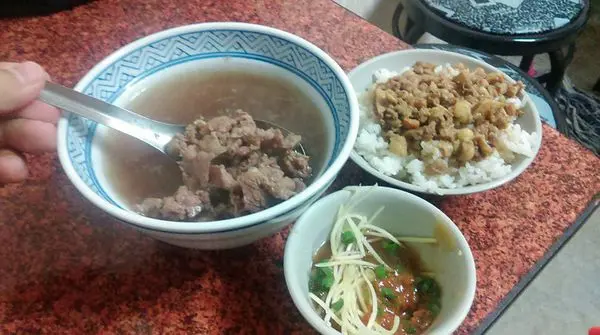 【台南市-北區】阿寶牛肉湯  高CP牛肉湯送牛肉燥飯與魯蛋