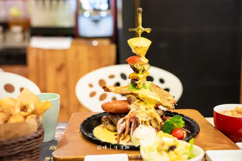 台中龍井美食餐廳推薦_阿蘭貝爾牛排廚房，加69元多樣炸物無限吃！被排餐耽誤的羅宋湯專賣店，中科商圈親子餐廳推薦_2025菜單 – 冠婷生活趣