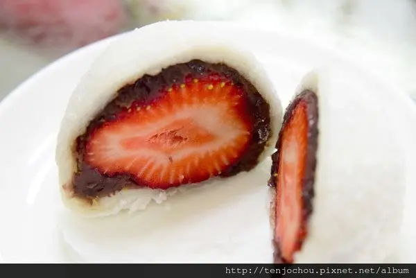 花花，甲飽沒【台北食記】天母 三明堂 手作和菓子 超好吃草莓大福