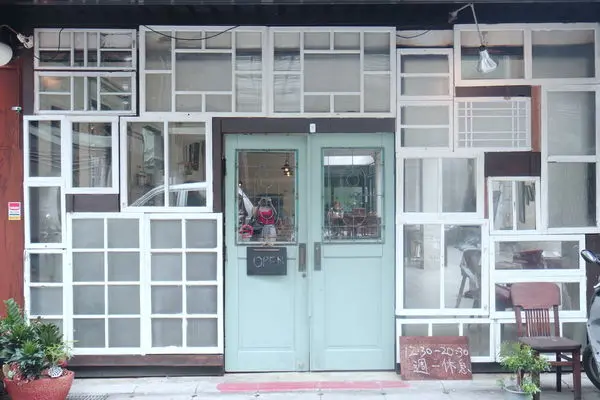 捷運民權西路站✿藝風巷✿ 在這 喝的不是咖啡，是藝術。