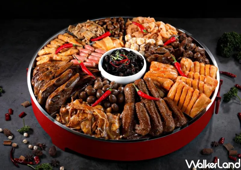 老天祿小心！鼎王新品牌「六米麻辣滷味」插旗西門町，買一送一4大優惠 菜單快看。