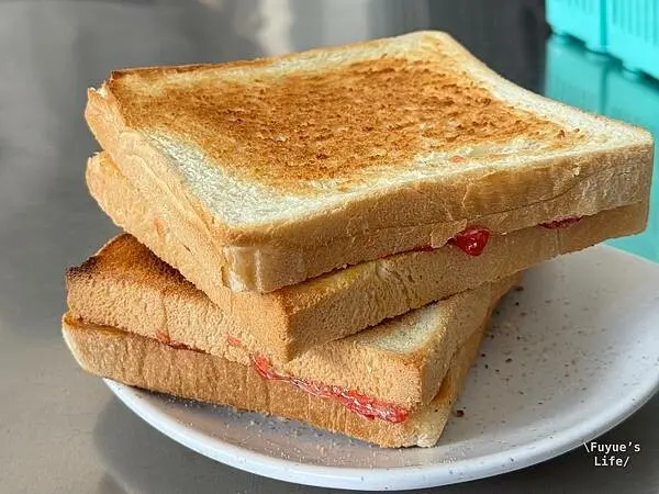 |台中中區‧小吃| 台中老味道.台中人的古早味下午茶《阿斗伯冷凍芋》除了招牌冷凍芋.必點現烤吐司