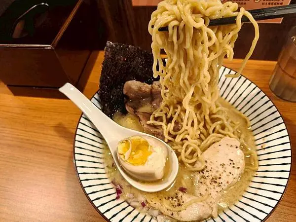 LINE_ALBUM_胡椒雞胸是蒜味拉麵_251002_67.jpg