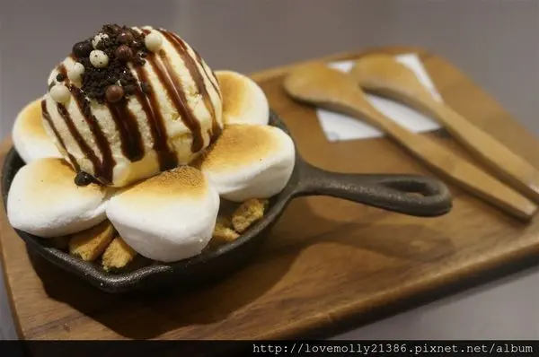 (美食)北市松山區 下午茶推薦✔小巨蛋咖啡廳我終於吃到彩虹千層了!!!! ::Cu Cafe 紅銅咖啡::