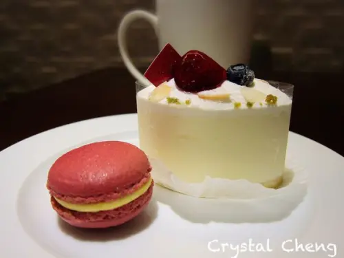 【台北美食推薦】日法坊 La Bonbonnière Cafè 內湖文德站甜點還不錯但是一直聞到煙味啦！(甜點 下午茶)