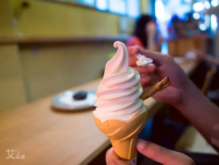 台中一中街商圈 | INO Ice ．超越想像的爆餡紅豆餅 / 日式霜淇淋