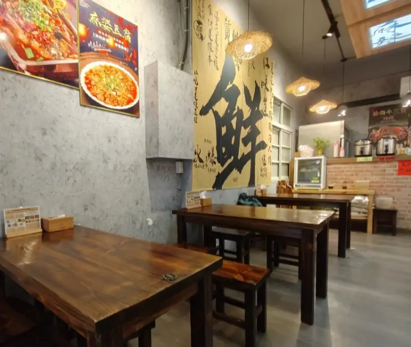 新竹一碗鮮米線＆砂鍋菜｜香辣嗦粉＋下飯紅燒肉吃的超滿足！