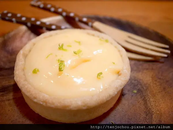 花花，甲飽沒【台北食記】時光，小屋CAFÉ 赤峰街懷舊咖啡店 檸檬塔配上好咖啡 捷運中山站美食推薦