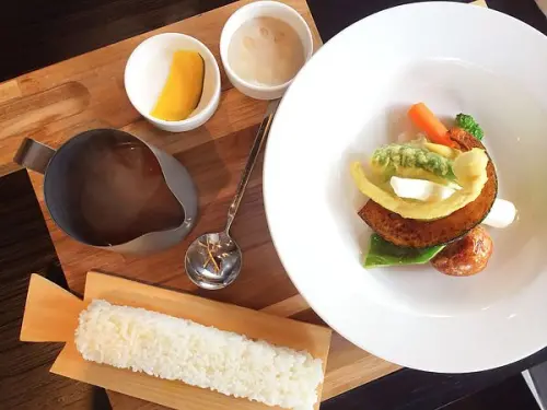 咖哩娘Cari de Madame - Baffi鬍子餐酒跨界展店第一波