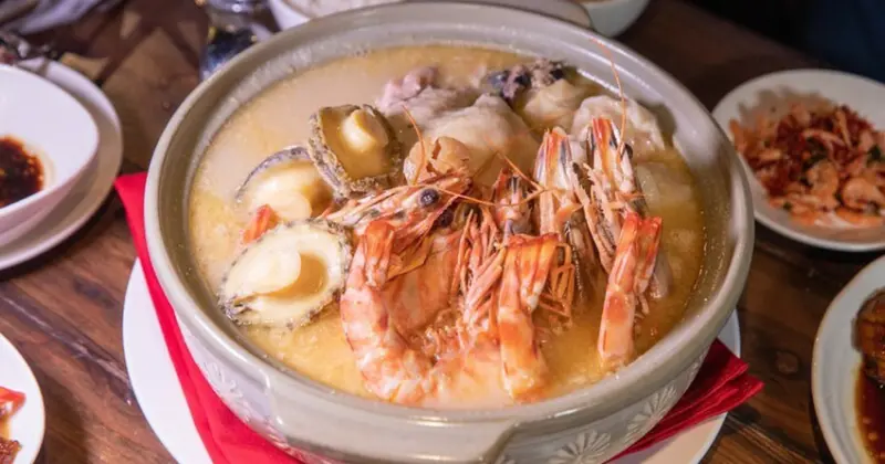 台北雞湯必喝!仁愛圓環好米亞新菜色,挑戰東區最低價鮑魚雞湯。