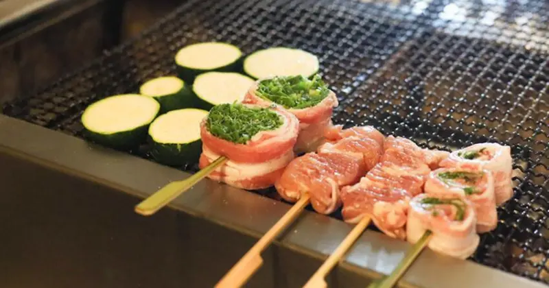 新竹竹北日式居酒屋！橫丁六八屋直火炭烤，老饕最愛串燒、日式炒麵。