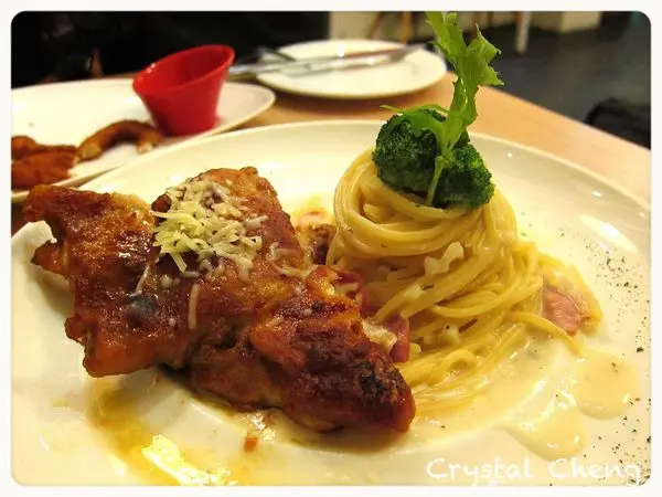 【台中好食推薦】Giocoso Café &Pasta 激推回味無窮的墨魚燉飯 還有四處趴趴走的可愛黑貴賓