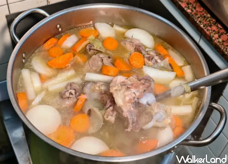 高雄鍋燒麵推薦！謙稻鍋燒湯頭真材實料，剝皮辣椒與叻沙風味都不容錯過。