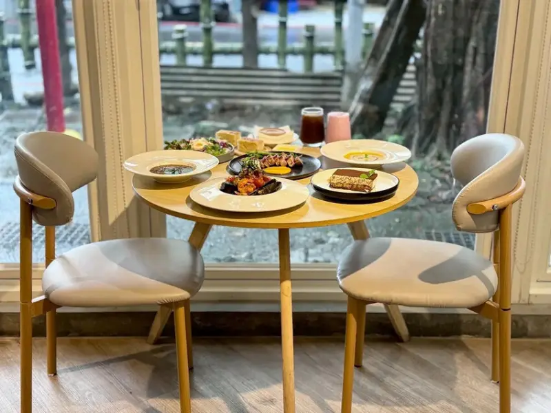 【板橋車站美食推薦】La Foresta by Narrative 森林敘事 ︱都市叢林中的療癒系餐廳，在綠意中享受浪漫義式饗宴