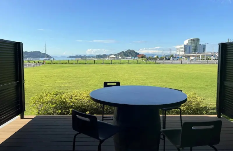 夜宿直島的72小時！本村古民家裡的黃昏燈影與深夜笑聲，成了島上最念念不忘的風景。