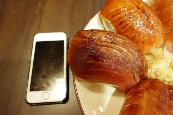 大匠食堂+比拳頭還要大的握壽司+巨無霸握壽司+2公斤巨無霸壽司+壽司披薩+平價日式料理+京站+台北車站 新聞