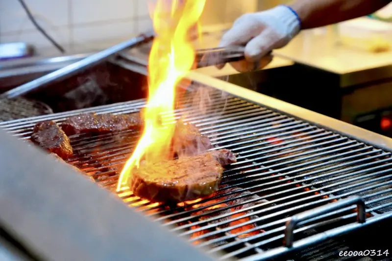 台北牛排推薦｜亨利客原味炭烤牛排，老饕牛排88折嚐鮮、A5和