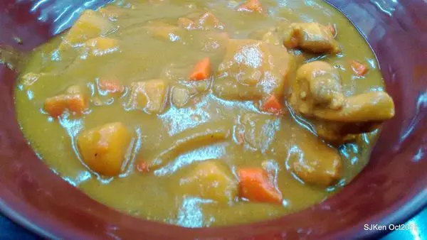 「全民大咖哩」--- 自助用餐的日印咖哩飯專賣店