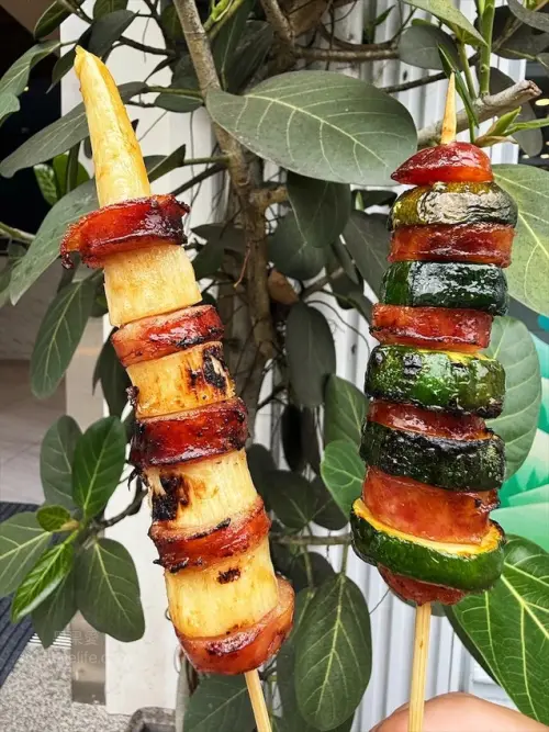 筊白筍、櫛瓜遇見香腸，蹦出好滋味，脆甜又解膩