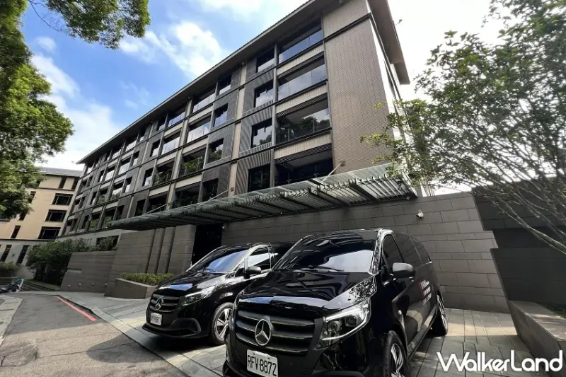 限定冬季住房優惠！北投麗禧溫泉酒店一泊一食12,600元起泡白磺泉、吃雍翠庭米其林推薦套餐。