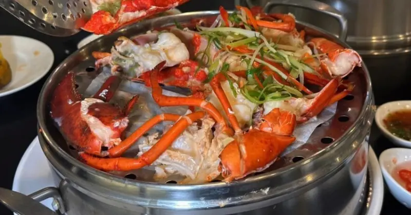 板橋海鮮火鍋！蒸天下海鮮蒸氣火鍋現撈活海鮮塔，一鍋三吃超滿足。