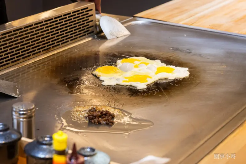 桃園大園青埔美食推薦-海童鐵板料亭，嚴選的食材遇上身懷絕技的主廚，一道道美味的鐵板料理讓人心滿意足。 @圍事小哥的幸福相框