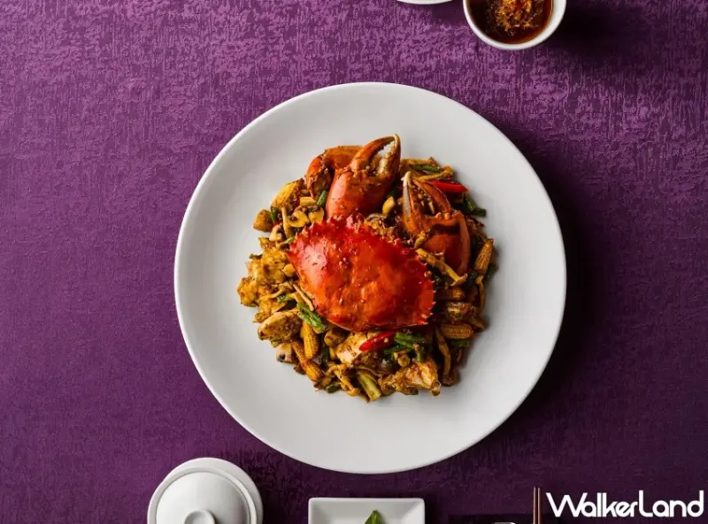 W飯店紫艷秋蟹開吃！清蒸大閘蟹、酒香米粉湯與蟹肉煎包，老饕必吃推薦。