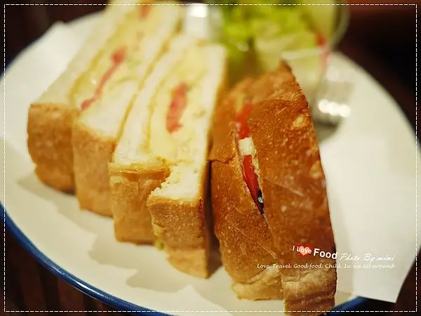 [美食]來過一次就會愛上的質樸空間。樂樂咖啡 Cafe Laku Laku(東區 大安店)