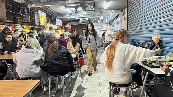 滿座水餃店值不值得吃？岳岳欲食給你答案！【台北市中正區】徠徠水餃店