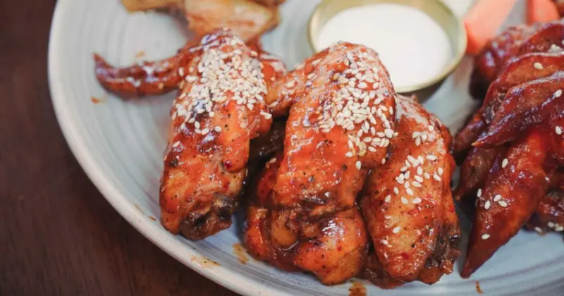 台中美食新開幕！GUMGUM Day & Night剛剛台中店，亞洲第二好吃雞翅打卡必去。