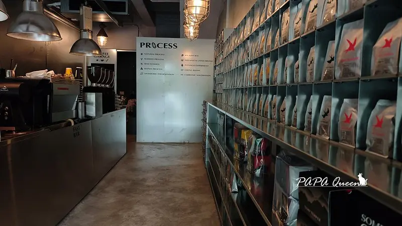 台中咖啡新指標！Tamp Temper３ FreeSolo工業風設計，體驗城市中的慵懶救贖