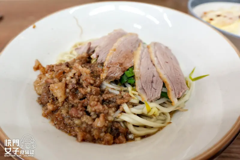 【台北 大同區】金樺城鵝肉担x延三夜市鵝肉美食x甘蔗鵝肉x鵝油意麵x鵝油飯x鵝油炸蛋