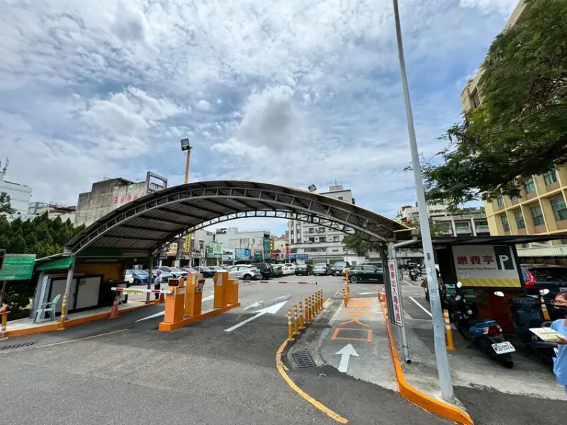 台南美食餐廳│寶煲餐飲│東區質感美食│開幕三重送│被整塊土魠