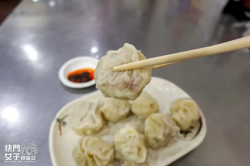 【台北 大同區】保記傳統小籠包創始店x延三夜市人氣小籠包x店家自製辣豆瓣醬