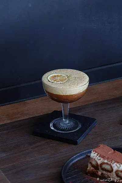 [ 台北美食 ] LOTUS CAFFÉ-大安區黑灰系咖啡館