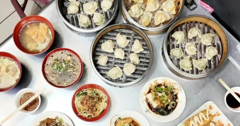台中深夜蒸餃！蒸極軒皮Q餡多蒸餃，台中在地人氣小吃攤推薦。