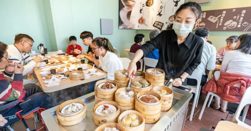 台中平價港點推薦八玖鼎學士店多人聚餐好去處，CP港點餐首選。