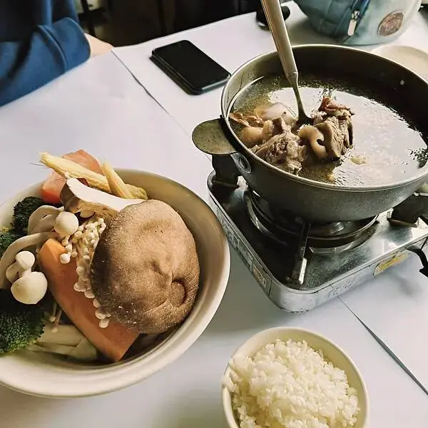 台中新社青青湖畔親水花園~創意西餐廳~烤肉區~親子同遊好樂趣
