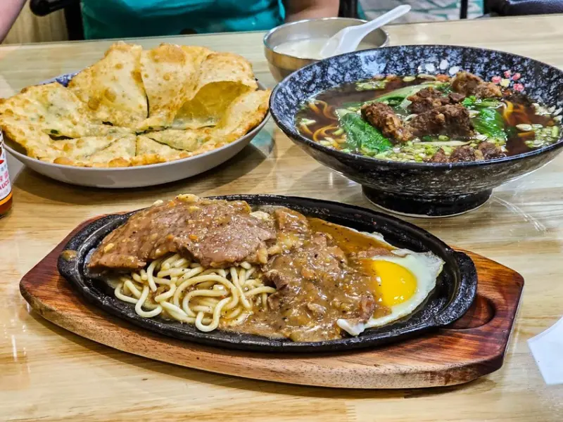 誰說牛排館只能吃牛排！桃園上好牛排也賣牛肉麵，在地人推薦隱藏吃法。