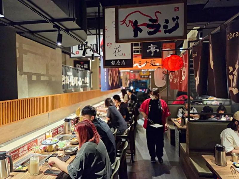 台中個人燒肉居酒屋！燒肉69元起，小菜免費續，不到400元爽吃雞豬牛