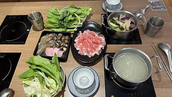 桃園藝文特區火鍋【這一小鍋 桃園藝文店】180起蔬食吧吃到飽/限時獨家優惠/銅板價吃海鮮/加69元肉肉吃到飽/桃園CP值高火鍋店