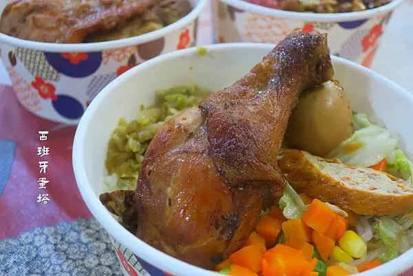 虎爺大吉｜新莊四維市場超高CP值便當！走過路過不能錯過，一個便當竟然百元有找再送古早味紅茶，還有媽媽味四神湯！